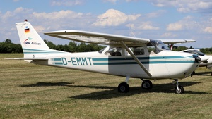 Photo of D-EMMT - Reims-Cessna F172F Skyhawk operated by Dor Airlines