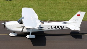 Photo of OE-DCB - Cessna 172S Skyhawk SP operated by Engl Flight Team