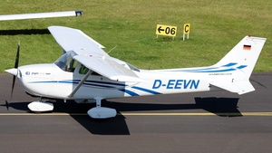 Photo of D-EEVN - Reims-Cessna F172M Skyhawk operated by Flightcenter Saar