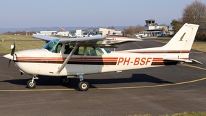 Photo of PH-BSF - Cessna 172N Skyhawk II operated by Eindhovense Aero Club Motorvliegen