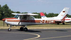 Photo of D-ETOM - Cessna 152 II operated by FFL Flugschule