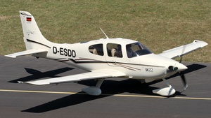 Photo of D-ESDD - Cirrus SR22 G1 operated by FlyNow Flugschule Kassel