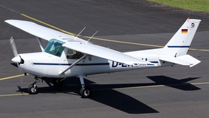 Photo of D-ENUU - Cessna 152 operated by FCM Flugcenter Marl