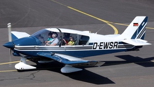 Photo of D-EWSR - Robin DR400/180 Régent operated by Fluggemeinschaft Rennefeld