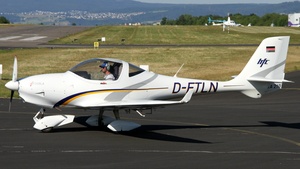 Photo of D-ETLN - Aquila A210 operated by Hanseatischer Fliegerclub Frankfurt