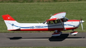 Photo of HB-TDD - Cessna 172S Skyhawk SP operated by Flugsportgruppe Zürcher Oberland