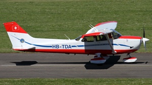 Photo of HB-TDA - Cessna 172S Skyhawk SP operated by Flugsportgruppe Zürcher Oberland