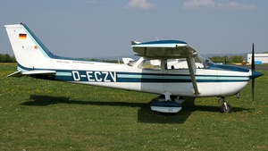Photo of D-ECZV - Reims-Cessna F172M Skyhawk operated by FFL Flugschule