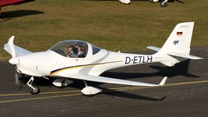 Photo of D-ETLH - Aquila A210 operated by Hanseatischer Fliegerclub Frankfurt
