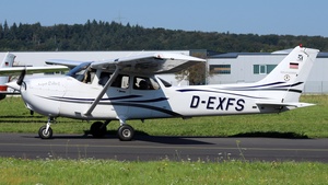 Photo of D-EXFS - Cessna 172R Skyhawk II operated by Hessen-Flieger