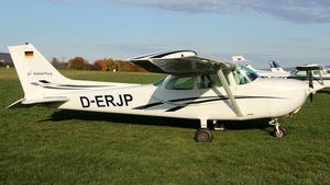 Photo of D-ERJP - Cessna 172P Skyhawk operated by JP Motorflugschule