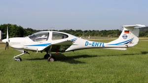 Photo of D-EHYL - Diamond DA40 Diamond Star TDI operated by Lips Flugdienst