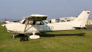 Photo of D-ECAO - Cessna 172R Skyhawk II operated by Luftsportverein Kiel