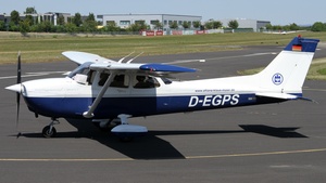 Photo of D-EGPS - Cessna 172S Skyhawk SP operated by Motorfluggemeinschaft Speyer