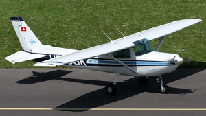 Photo of HB-CGK - Cessna 152 II operated by Motorfluggruppe Olten