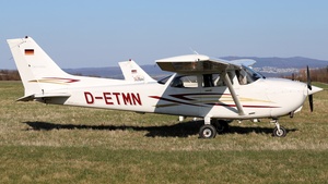 Photo of D-ETMN - Cessna 172R Skyhawk operated by Motorflugschule Egelsbach