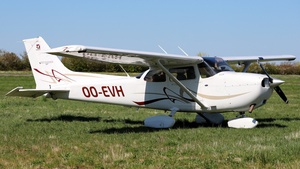 Photo of OO-EVH - Cessna 172S Skyhawk SP operated by Motorvliegclub Brasschaat