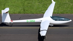 Photo of D-3952 - DG Flugzeugbau DG-300 Elan operated by Aero-Club Butzbach