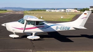 Photo of D-EGOM - Cessna 182P Skylane operated by Luftsportverein Hünsborn