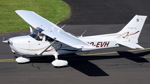 Photo of OO-EVH - Cessna 172S Skyhawk SP operated by Motorvliegclub Brasschaat