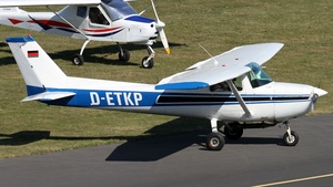 Photo of D-ETKP - Cessna 150L operated by Luftsportverein Geilenkirchen