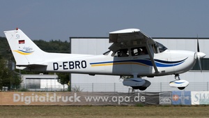 Photo of D-EBRO - Cessna 172S Skyhawk SP operated by Fliegerclub Mühldorf