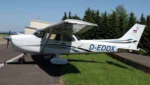 Photo of D-EDDX - Cessna 172S Skyhawk SP operated by Flugschule Hamburg
