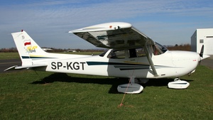 Photo of SP-KGT - Cessna 172S Skyhawk SP operated by Private