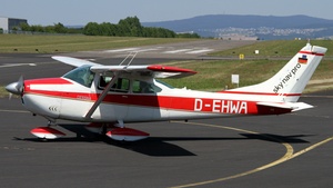 Photo of D-EHWA - Cessna 182G Skylane operated by Private