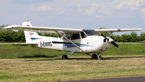 Photo of D-EWRD - Cessna 172N Skyhawk operated by Private