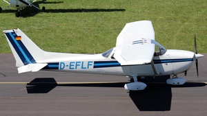Photo of D-EFLF - Cessna 172N Skyhawk II operated by Gaudl Flugzeug-Vermietung