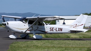Photo of SE-LXN - Cessna 172S Skyhawk SP operated by Sjöbo Flygklubb