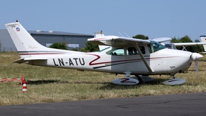 Photo of LN-ATU - Cessna 182P Skylane operated by Kammon Aviation