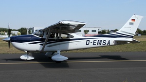 Photo of D-EMSA - Cessna 182T Skylane operated by Private