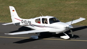 Photo of D-ELFM - Cirrus SR20 G2 operated by Private