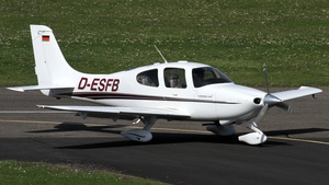 Photo of D-ESFB - Cirrus SR20 G1 operated by Private