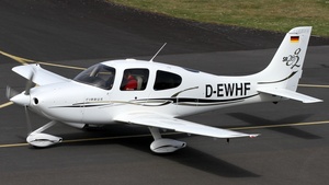 Photo of D-EWHF - Cirrus SR20 G2 operated by Private