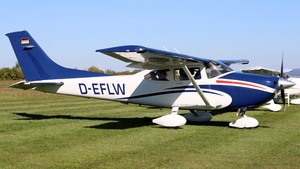 Photo of D-EFLW - Cessna 182T Skylane operated by Private