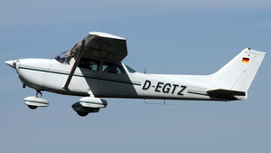Photo of D-EGTZ - Cessna 172N Skyhawk II operated by Private