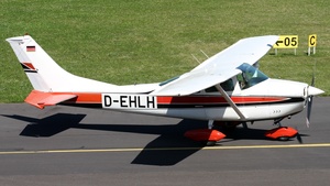 Photo of D-EHLH - Cessna 182K Skylane operated by Private