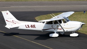 Photo of LX-AIE - Cessna 172S Skyhawk SP operated by Aéro-Sport Luxembourg