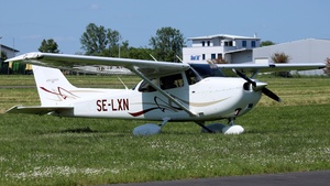 Photo of SE-LXN - Cessna 172S Skyhawk SP operated by Sjöbo Flygklubb