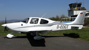 Photo of D-EOGT - Cirrus SR20 G2 operated by Private