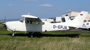 Photo of D-EPJA - Cessna P210N Pressurized Centurion II operated by Private