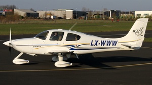 Photo of LX-WWW - Cirrus SR22 G2 operated by Private