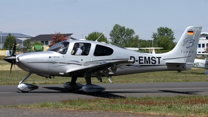 Photo of D-EMST - Cirrus SR22 G3 GTS operated by Private