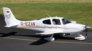 Photo of D-EZAW - Cirrus SR20 G2 operated by Private