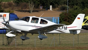 Photo of D-ELFM - Cirrus SR20 G2 operated by Private