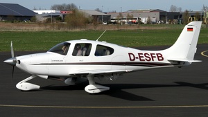 Photo of D-ESFB - Cirrus SR20 G1 operated by Private