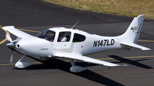 Photo of N147LD - Cirrus SR22 G2 GTS operated by Private